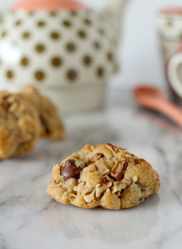  Dark Chocolate and Pecan Cookies 