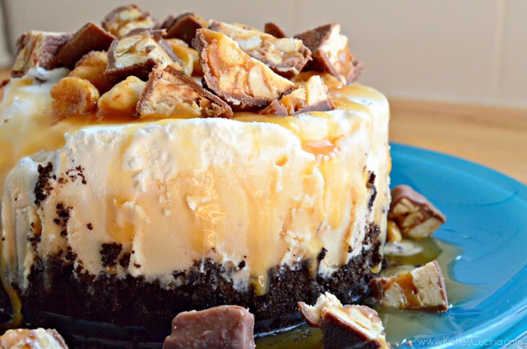 Mini Snickers Ice Cream Cakes