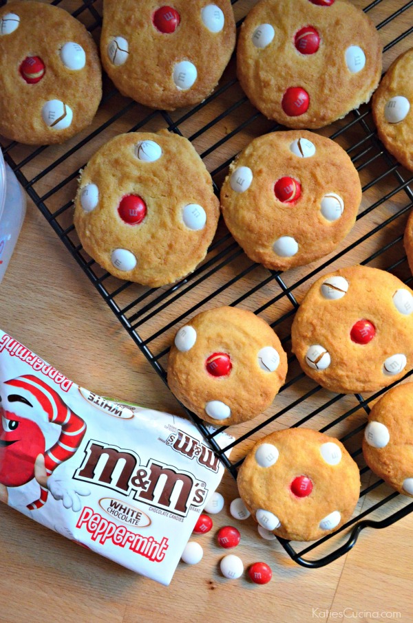 White Chocolate Peppermint Sugar Cookies #holidaybaking