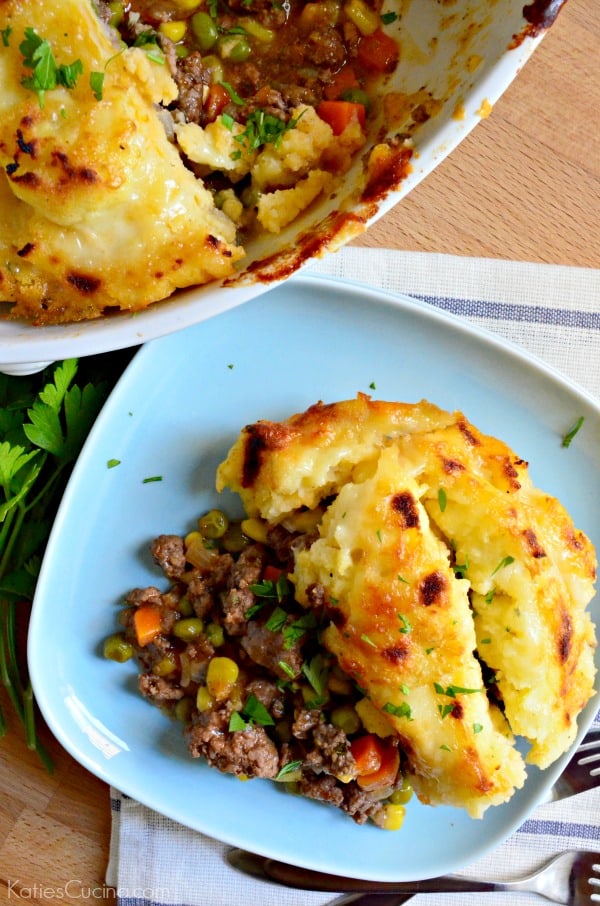 Easy to make Shepherd's Pie recipe! Perfect for dinner tonight!