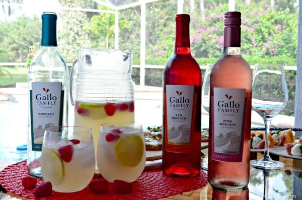 Moscato Lemonade using @GalloFamily Moscato! #MoscatoDay