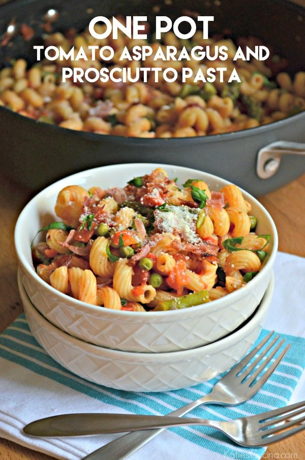 One Pot Tomato Asparagus and Prosciutto Pasta