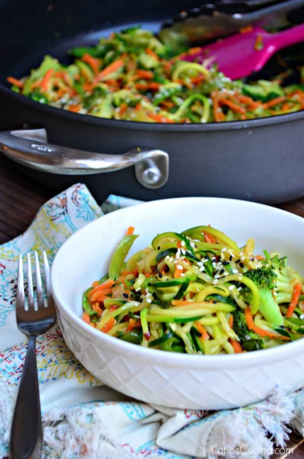 zoodle veggie stir fry recipe - perfect healthy lunch idea