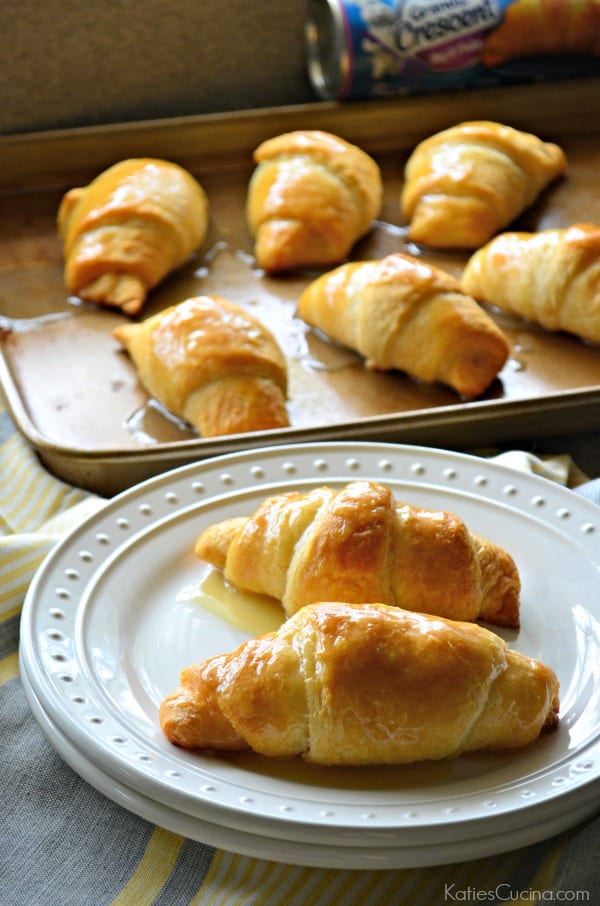 Honey Butter Crescent Rolls Recipe ready in just 15 minutes! #ThanksgivingWithPillsbury #ad 