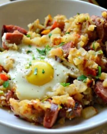 cropped-Kielbasa-Breakfast-Skillet-with-Eggs-1.jpg