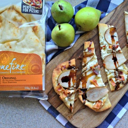 Goat Cheese, Bacon, and Pear Naan Flatbreads #HelloNaan #Ad