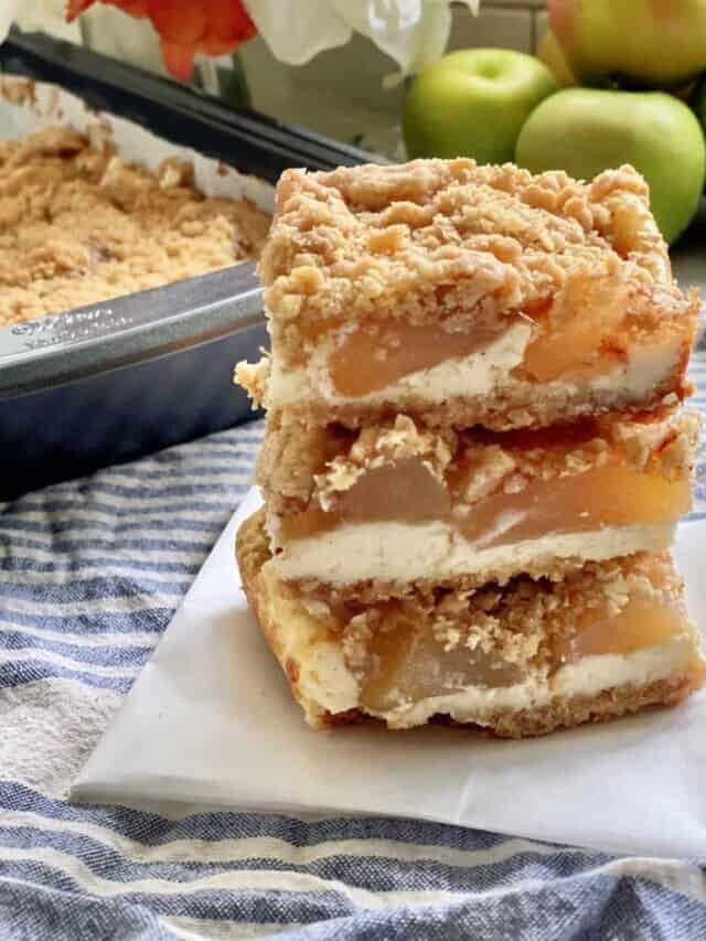 Cheesecake Apple Bars