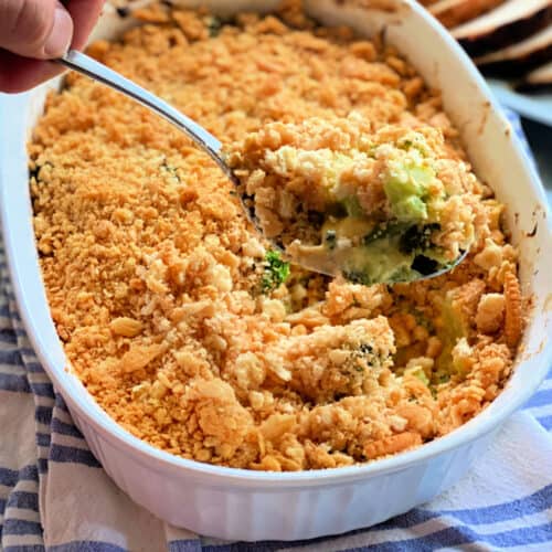 Venture maternal nøje Broccoli Casserole with Ritz Crackers - Katie's Cucina