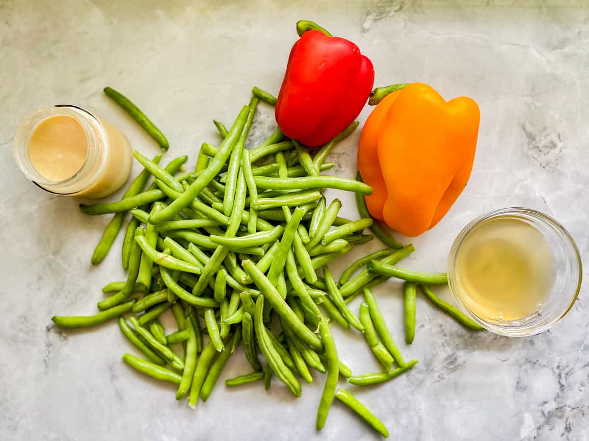 The ingredients needed to make skillet green beans.
